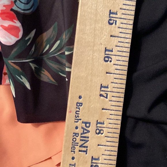 Swim Bundle 2 tops and skirted bottom - Picture 9 of 10